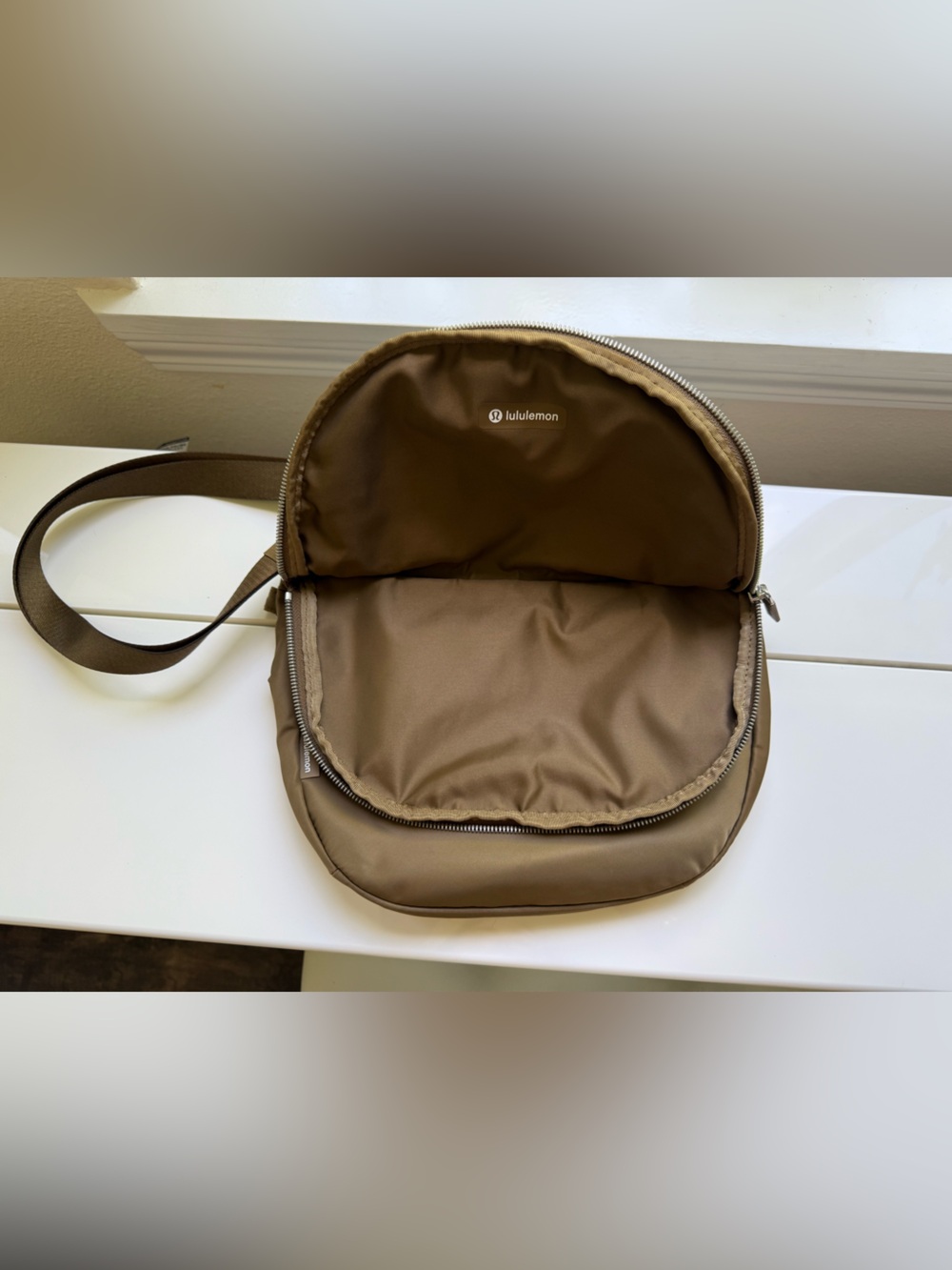 Lululemon All Night Festival Bag 5L RARE khaki color - Picture 2 of 5